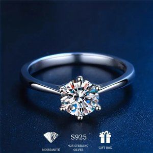 Luxury Moissanite Ring 1Ct 925 Sterling Silver WG Plated Size 7
